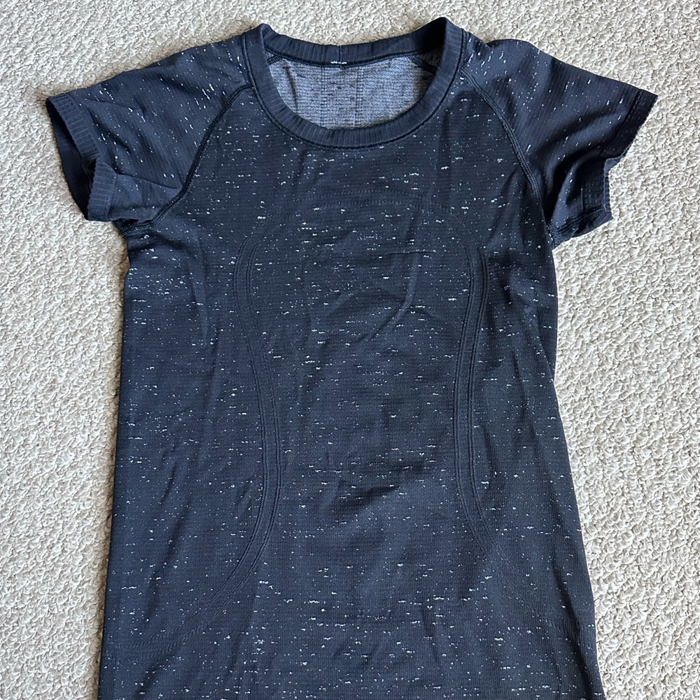 Lululemon Black w/ White Speckles Swiftly